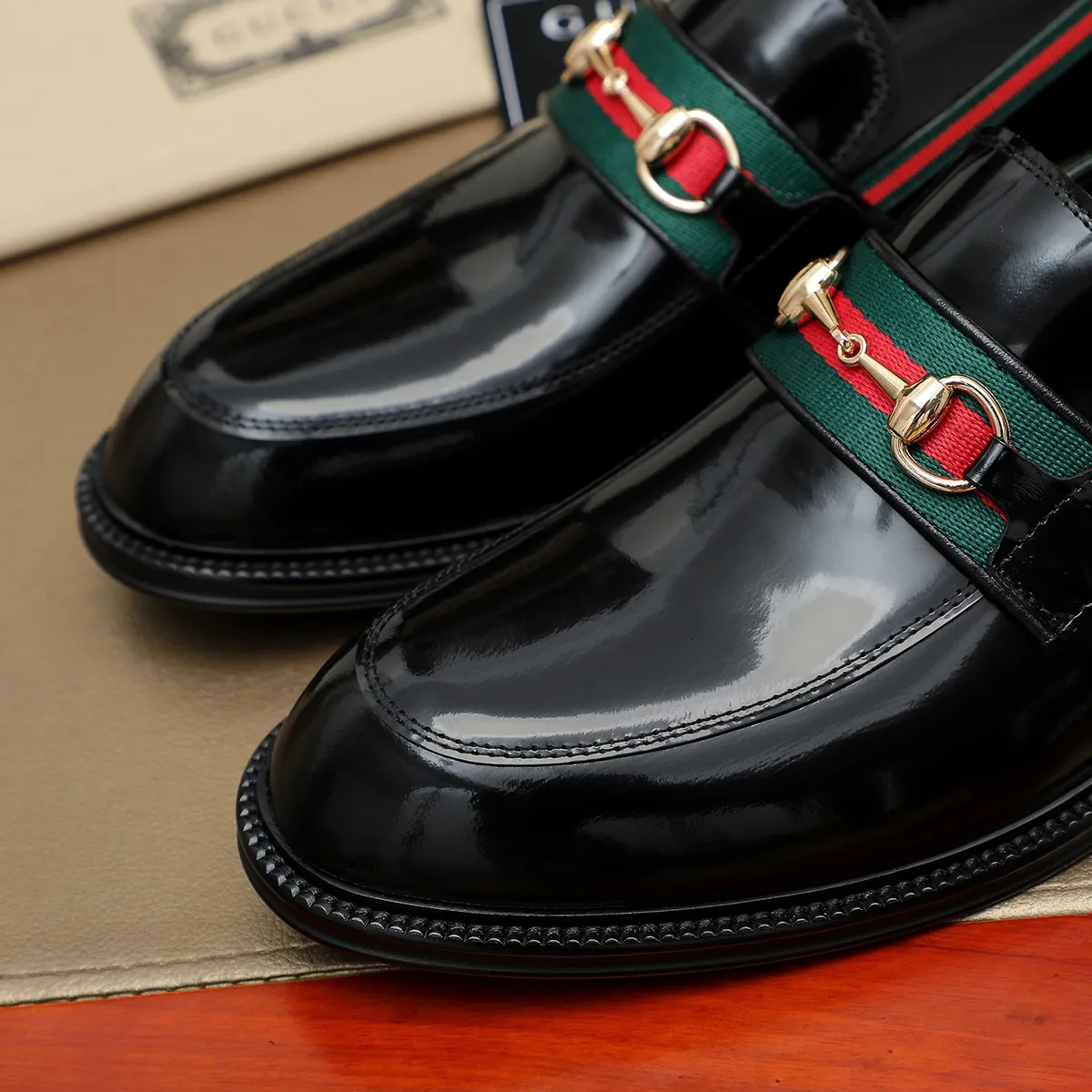 Men's shoes 💰460 💰💰Gucci official website men's business formal leather shoes update💥Hong Kong counters synchronize new styles💥completely one to one replica shipment👍zero difference in counter quality 0⃣️all made of imported first-layer cowhide on the outside with original hardware buckles➕water-dyed🐂leather lining production, color, code matching 39-44 (customized at 38.45.46)……